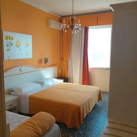 Otel Hollywood 3*