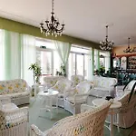 Hollywood Hotel 3*