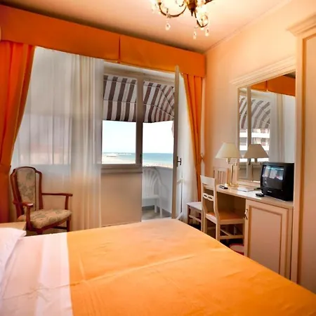 Hotell Hollywood Senigallia